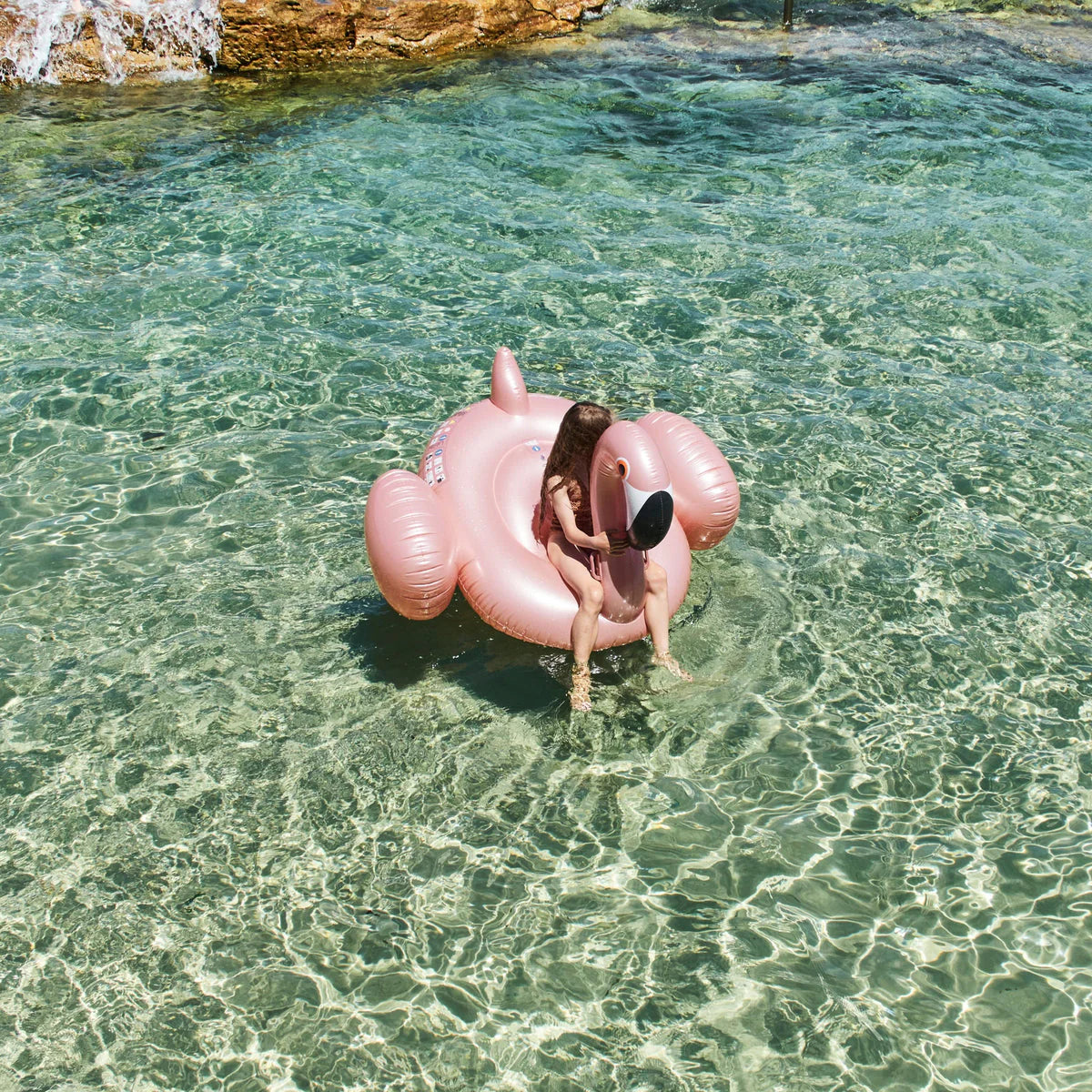 Flottez avec style cet été – La bouée flamant rose XXL qui fait sensation !